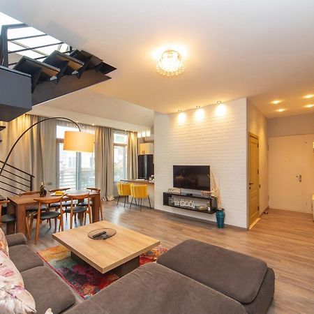 Luxury 4 Bedroom Apartment #1 In The City Center Of Tbiliszi Kültér fotó