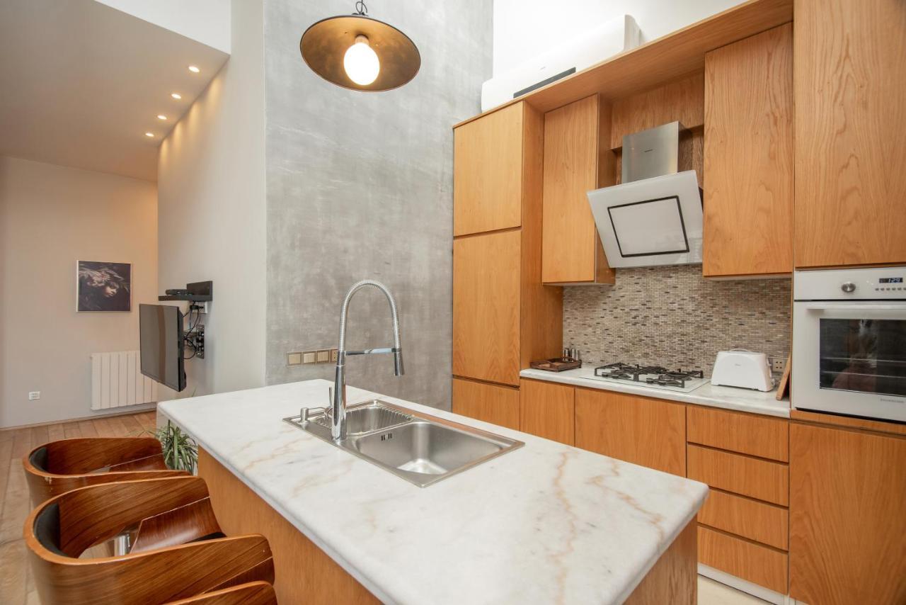 Luxury 4 Bedroom Apartment #1 In The City Center Of Tbiliszi Kültér fotó