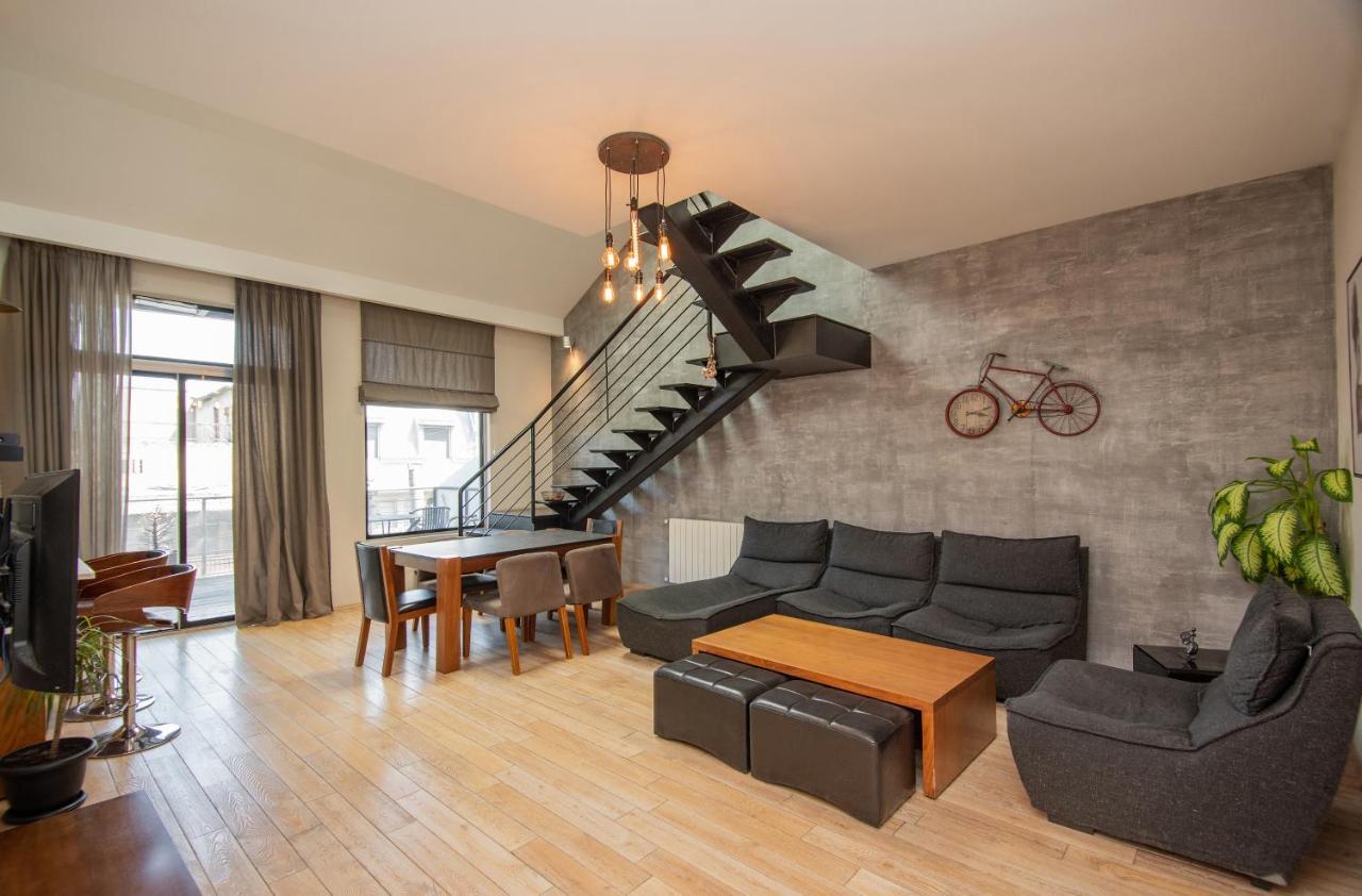 Luxury 4 Bedroom Apartment #1 In The City Center Of Tbiliszi Kültér fotó