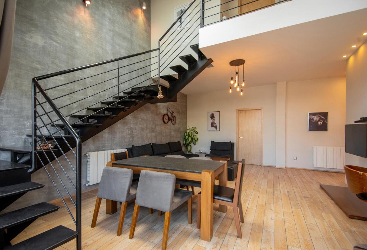 Luxury 4 Bedroom Apartment #1 In The City Center Of Tbiliszi Kültér fotó