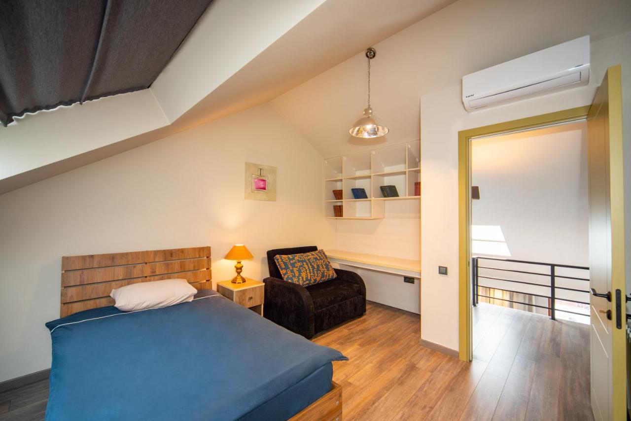 Luxury 4 Bedroom Apartment #1 In The City Center Of Tbiliszi Kültér fotó