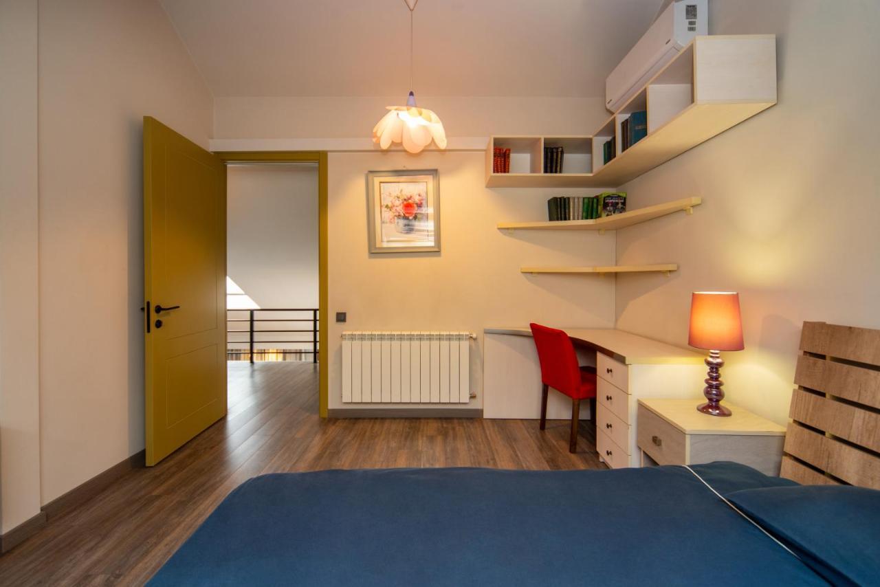 Luxury 4 Bedroom Apartment #1 In The City Center Of Tbiliszi Kültér fotó