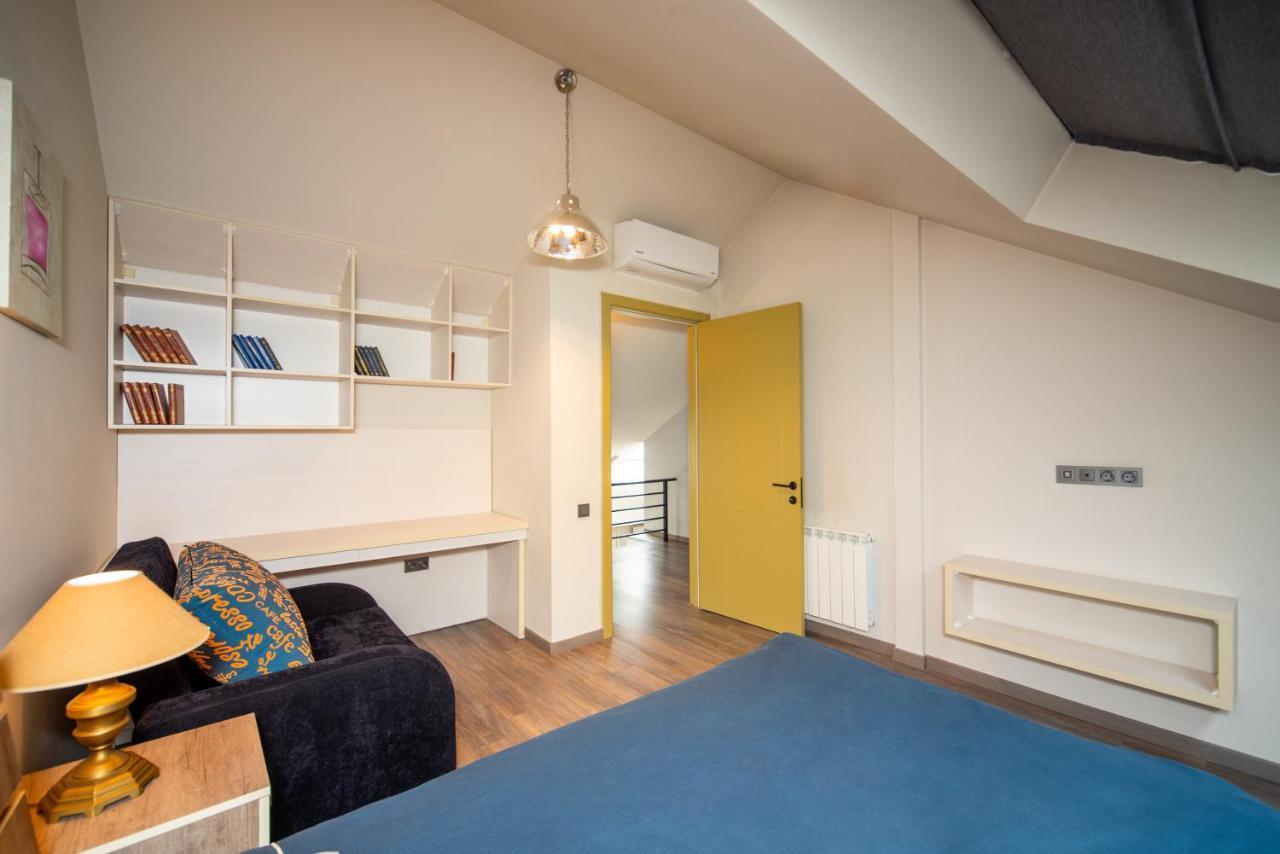 Luxury 4 Bedroom Apartment #1 In The City Center Of Tbiliszi Kültér fotó