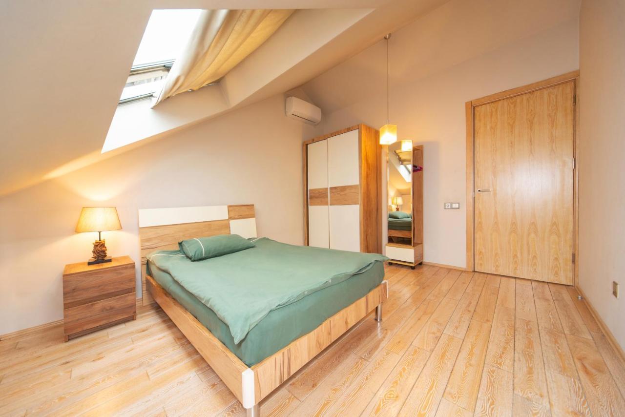Luxury 4 Bedroom Apartment #1 In The City Center Of Tbiliszi Kültér fotó