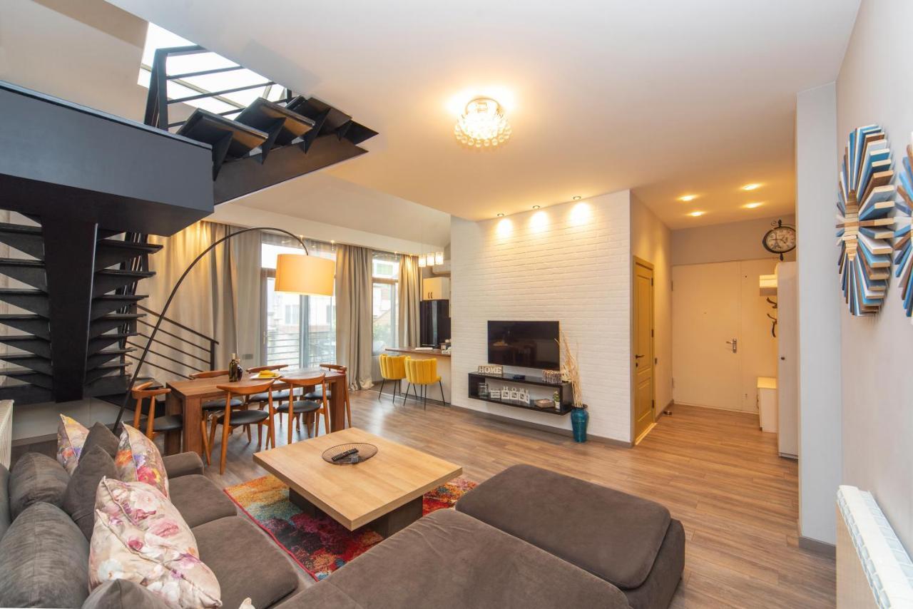 Luxury 4 Bedroom Apartment #1 In The City Center Of Tbiliszi Kültér fotó