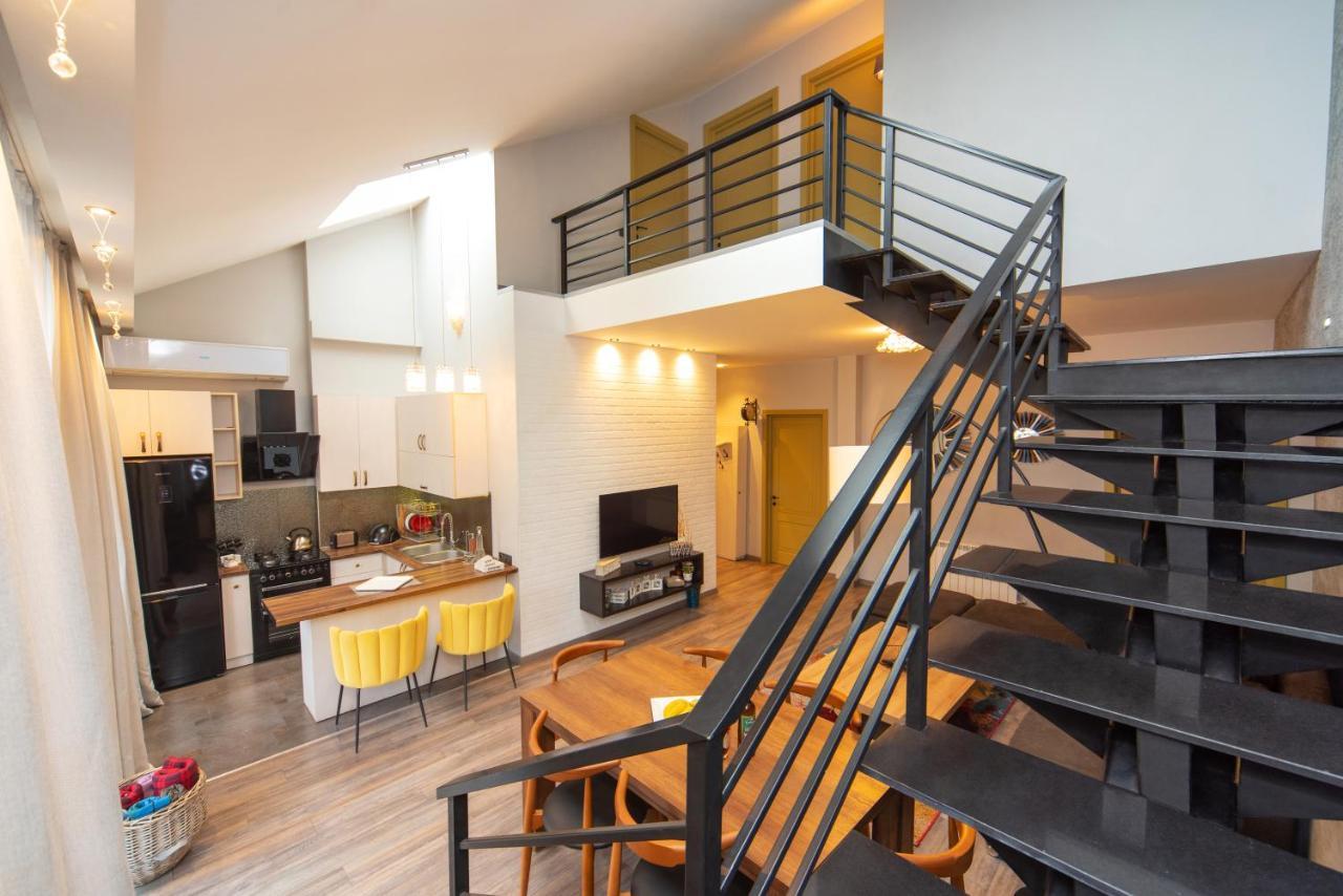 Luxury 4 Bedroom Apartment #1 In The City Center Of Tbiliszi Kültér fotó