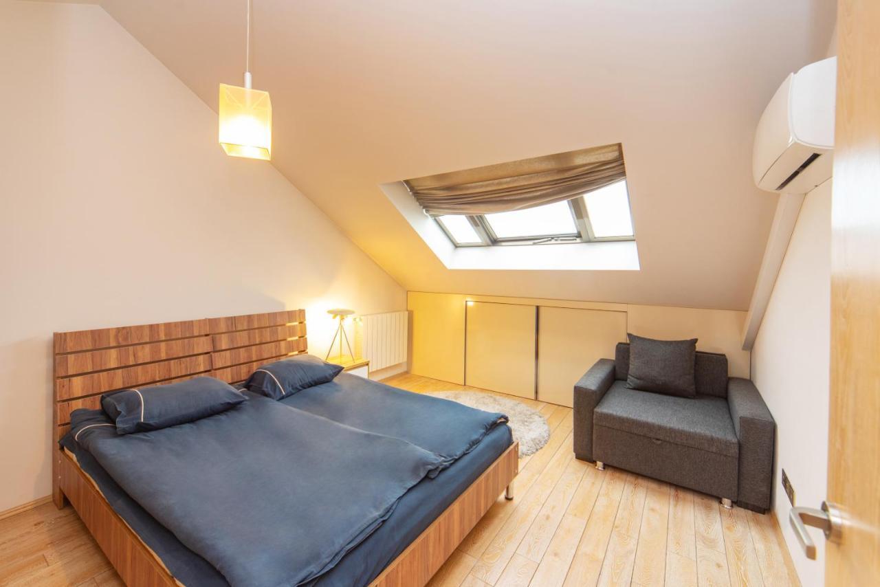 Luxury 4 Bedroom Apartment #1 In The City Center Of Tbiliszi Kültér fotó